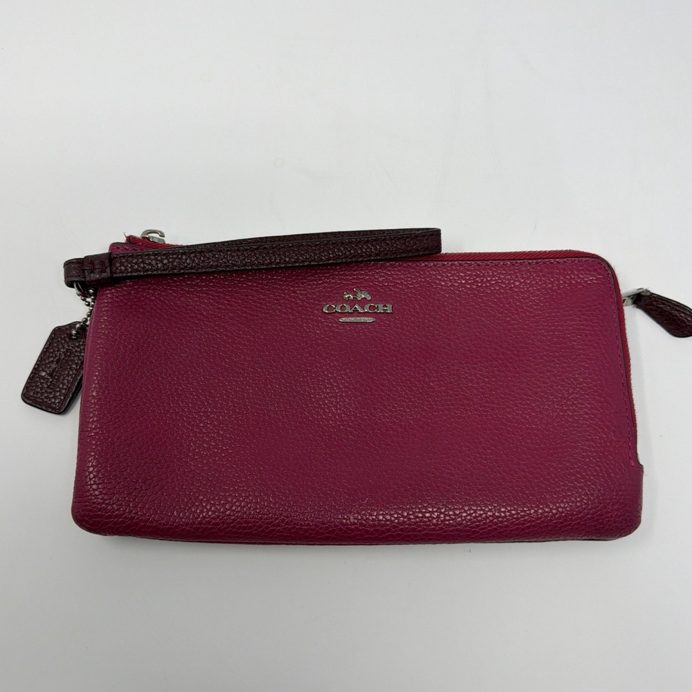 Coach Red Pebbled Leather Wristlet Clutch Zip Pouch Wallet‎ Purse Strap